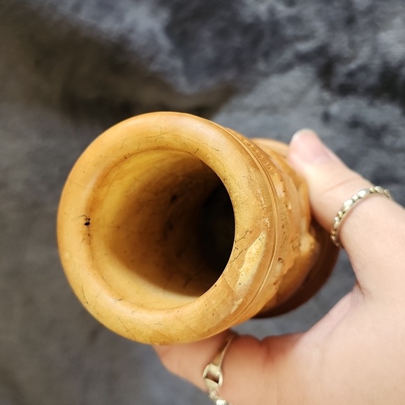 Hand carved animals in wooden pen pencil holder - Picture 6 of 6